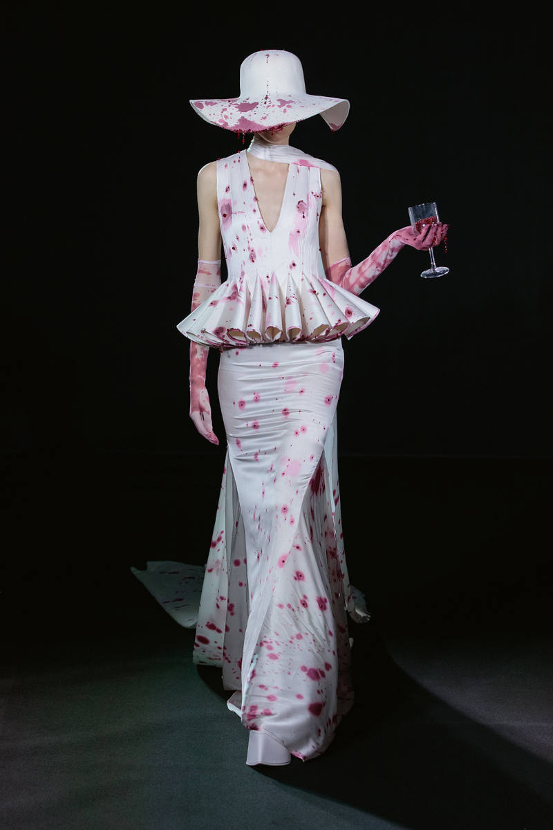 Robert Wun haute couture 2023 sukienka plamy