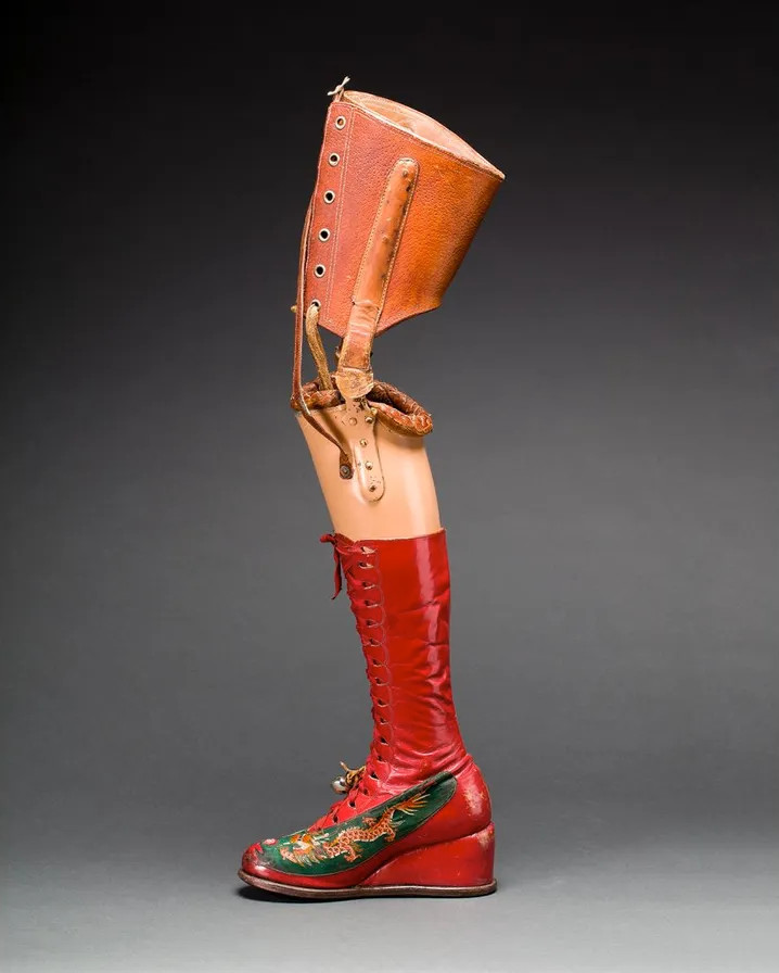 Frida Khalo proteza nogi