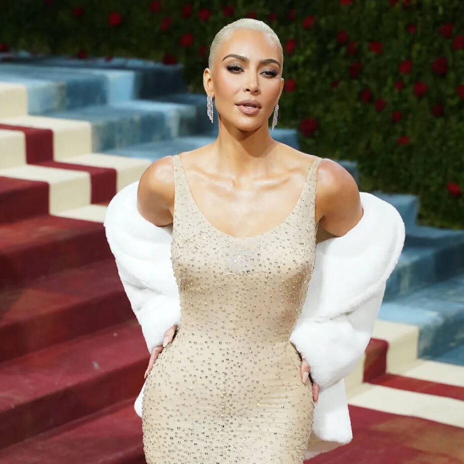 Kim Kardashian met gala